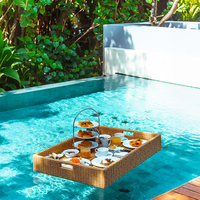 Plateau flottant rond en rotin de luxe personnalisé Lakuna pour le brunch, le petit-déjeuner, la piscine, plateau flottant pour servir des aliments et du thé