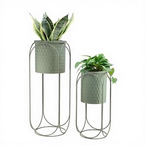 Elegante Soporte para Macetas de Hierro Vintage con Recubrimiento en Polvo Verde Mate, Duradero, Único, Tradicional, Diseño Creativo, Interior/Exterior - Product Image 1