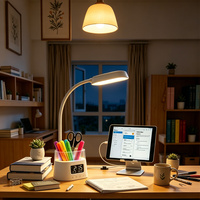 Lámpara de Escritorio con Portaplumas, Lámpara de Estudio Multifuncional Blanca con Organizador de Plumas, Reloj Digital, Puerto USB y Luz Nocturna RGB OEM ODM