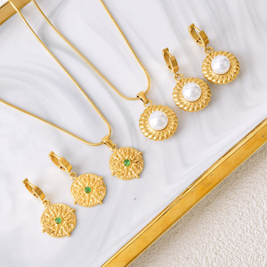 Pendientes de oro de 18 quilates de acero inoxidable, colgante que combina con todo, patrón de mariposa, cadena de clavícula de perla de ágata verde para traje de joyería - Product Image 2