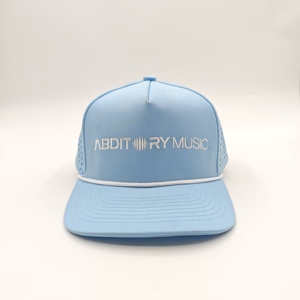 Gorra de béisbol deportiva de poliéster impermeable de 5 paneles, transpirable, con diseño de leopardo Dobby personalizado, perforada con corte láser, para golf y uso diario. - Product Image 3