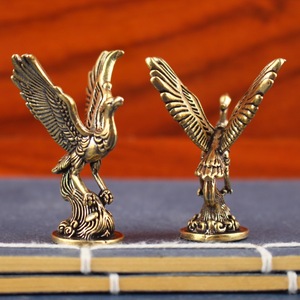 Adorno de pájaro verde de latón Dington, decoración de mesa retro de bestia divina antigua, artesanía, pequeño de metal - Product Image 2
