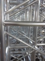 Structure de scène modulaire en aluminium 6061-T6 avec connecteurs à emboîtement, service OEM/ODM, installation rapide pour concerts en plein air et mariages
