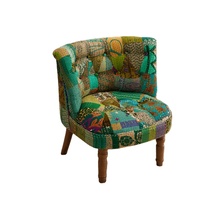 Großhandel Café Restaurant Akzentstuhl Kantha Patchwork Sessel Boho Einzelsofa Stoffbezug Holzbeine ISO 9001 OEM