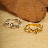 Bague élégante pour femme en acier inoxydable plaqué or 18 carats avec zircon et trèfle à quatre feuilles, style européen et américain, finition inaltérable