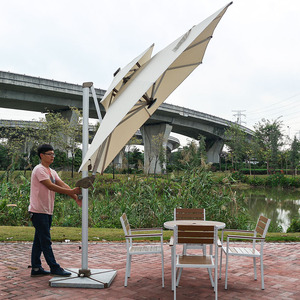 Nouveau design Fabricant chinois Parapluie romain pliable commercial OEM ODM Pare-soleil en aluminium personnalisé <span class=keywords><strong>LED</strong></span> solaire Hôtel Entrepôt - Product Image 6