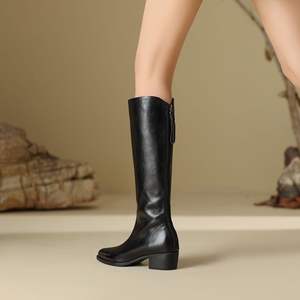 Meilleures ventes : Bottes mi-mollet décontractées en cuir de vachette pleine fleur, couleur unie, style rétro, avec ceinture décorative, antidérapantes, imperméables, à talon épais et confortable. - Product Image 4