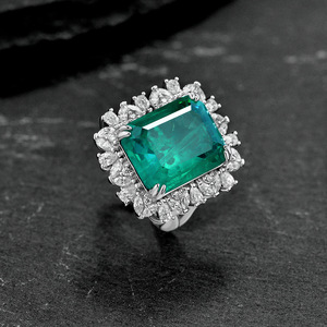 <span class=keywords><strong>Anello</strong></span> di Lusso da Donna in Argento Sterling 925 con <span class=keywords><strong>Smeraldo</strong></span> Sintetico Verde da 9ct a <span class=keywords><strong>Taglio</strong></span> <span class=keywords><strong>Smeraldo</strong></span>, Gioielli da Matrimonio - Product Image 2