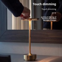 Lampe de bureau LED rechargeable tout en aluminium de style industriel pour restaurants, bars, pubs ; design en poutre en I, commande tactile, gradation progressive