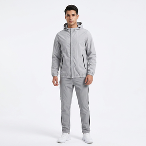 Nouvelle conception coupe-vent personnalisée en polyester respirant à capuche pour homme, veste légère nouvelle mode à col montant avec logo frontal - Product Image 1