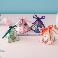 Boîte triangulaire en papier d'art biodégradable boîte-cadeau de bonbons faveur de mariage boîte d'emballage pyramidale personnalisée