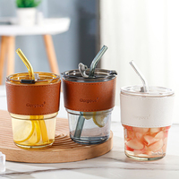 56H vente en gros 400ml tasses à café en verre à eau avec couvercle et tasses en paille pour bureau à domicile lait thé cadeau Logo personnalisé sur la couverture en cuir