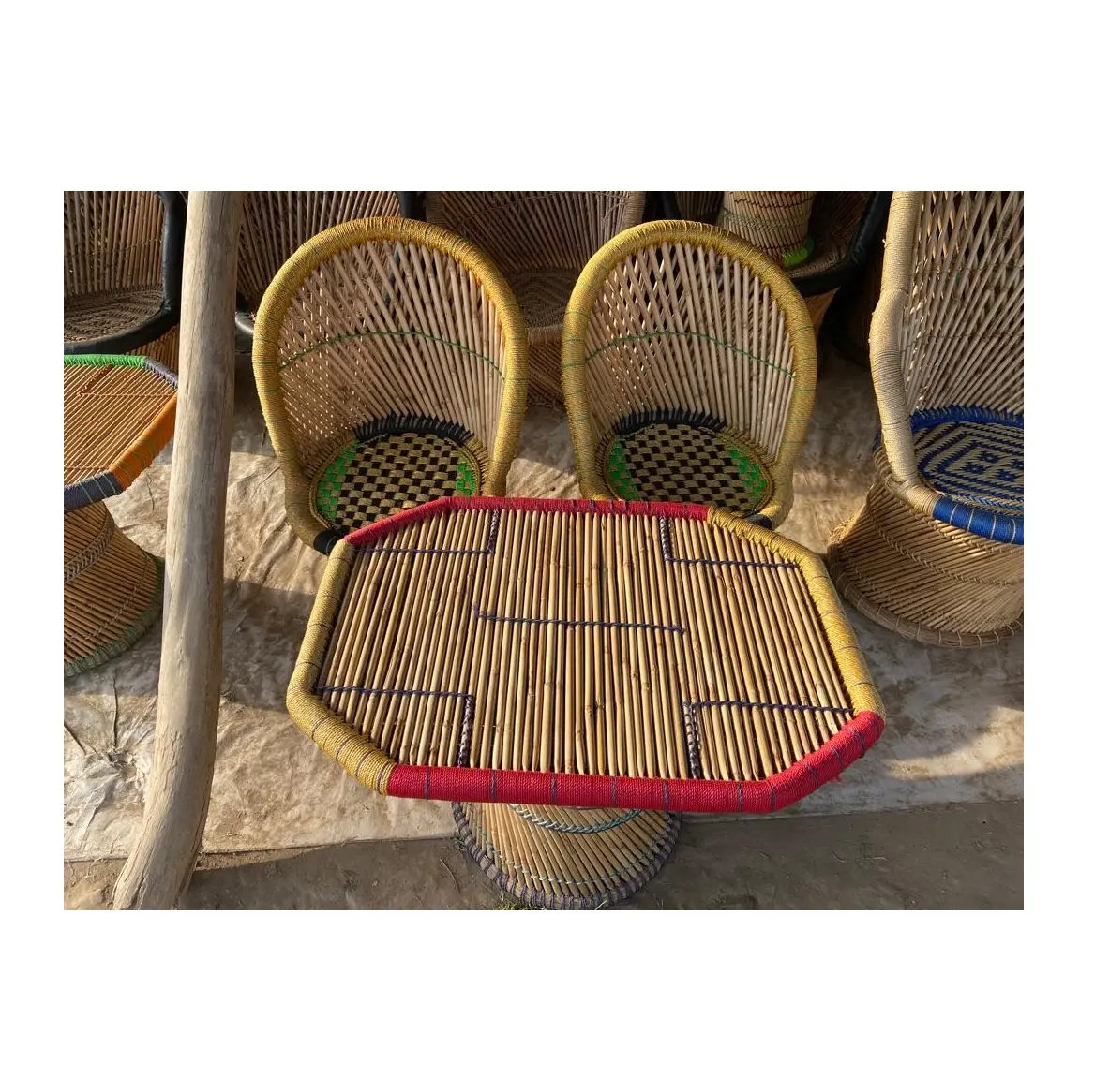 Pemasok India Terbaik Desain Rotan Luar Ruangan/Bambu untuk Ruang Tamu Antik Bambu Kayu Tongkat Funiture Berwarna dari India