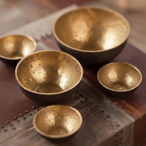 Grands bols de service en laiton de qualité supérieure pour les repas raffinés et les grands arrangements de table japonais - Product Image 1