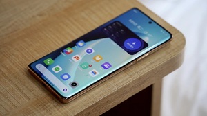 Smartphone <span class=keywords><strong>Realme</strong></span> 11 Pro+ 5G Octa Core <span class=keywords><strong>Android</strong></span> <span class=keywords><strong>13</strong></span>, appareil photo arrière 108MP, écran AMOLED 6,7 pouces 120Hz, MTK Dimensity, charge rapide 60W, version anglaise - Product Image 6