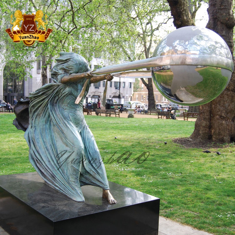 户外青铜人物女子雕塑大小铸造青铜母亲自然旋转地球户外青铜雕塑