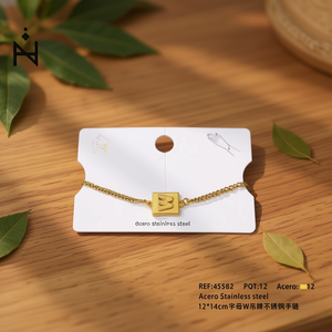 Bracciale con Charm Placcato Oro in Acciaio Inossidabile Angelina, Lettera W, Gioielli Unisex alla Moda - Product Image 5