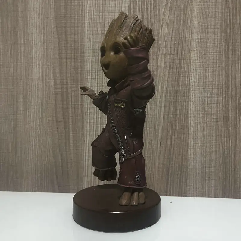 Mainan patung karakter pahlawan super pohon polyresin film karakter pohon superhero TV resin