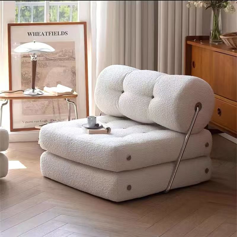 Circled yarn white