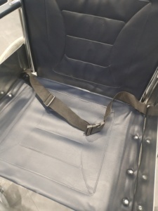 Silla de ruedas de acero manual autopropulsada ligera plegable económica estándar para adultos mayores - Product Image 2