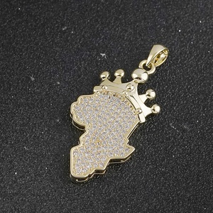 Colliers pendentifs de mode en laiton, design carte avec couronne, sertis de pierres brillantes, bijoux plaqués or et remplis d'or - Product Image 2