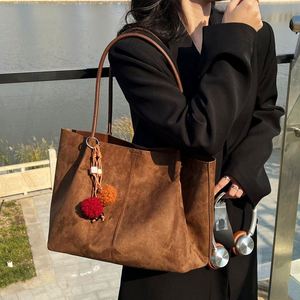 Sac fourre-tout en faux daim doux pour femme, grande capacité, sac à bandoulière décontracté pour l'automne et l'hiver, vente en gros - Product Image 3
