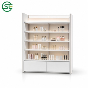 Exhibidor de Cosméticos Blanco Independiente con Estantes de Roble y Gabinete de Almacenamiento para Tienda de Belleza - Product Image 4