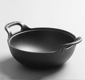 Poêle à frire multifonctionnelle chinoise antiadhésive, <span class=keywords><strong>faitout</strong></span> rond noir, marmite en fonte, wok de cuisson avec <span class=keywords><strong>couvercle</strong></span> en bois - Product Image 2