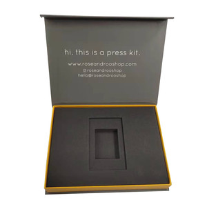 Boîtes en papier gaufré recyclé pour cartes à jouer, sur mesure et en gros, avec fente pour cartes de crédit VIP et cartes de visite - Product Image 4
