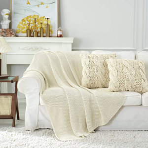 Couverture tricotée épaisse unie minimaliste personnalisée OEM ODM en acrylique doux avec franges à pompons pour canapé, lit et chambre à coucher - Product Image 3