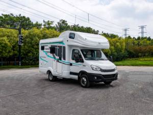 Autocaravana de Lujo Personalizada Tipo C L-VECO |   Casa Solar Autónoma con Baño y Cocina Completos |   Casa Móvil Autoestable - Product Image 2