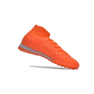 Chaussures <span class=keywords><strong>de</strong></span> football montantes IC plates antidérapantes résistantes à l'usure, chaussures d'entraînement respirantes en maille absorbant les chocs - Product Image 1