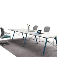 Table de conférence rectangulaire moderne et simple en caoutchouc à prix abordable pour salle de formation et bureau multi-personnes