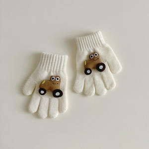 Vente en gros de gants d'hiver mignons et chauds <span class=keywords><strong>pour</strong></span> enfants gants de doigt en forme de <span class=keywords><strong>voiture</strong></span> en 3D tricotant des sports quotidiens <span class=keywords><strong>pour</strong></span> le cyclisme et le ski - Product Image 4