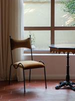 Chaise de salle à manger vintage en velours style mid-century avec dossier ergonomique pour la maison et les villas