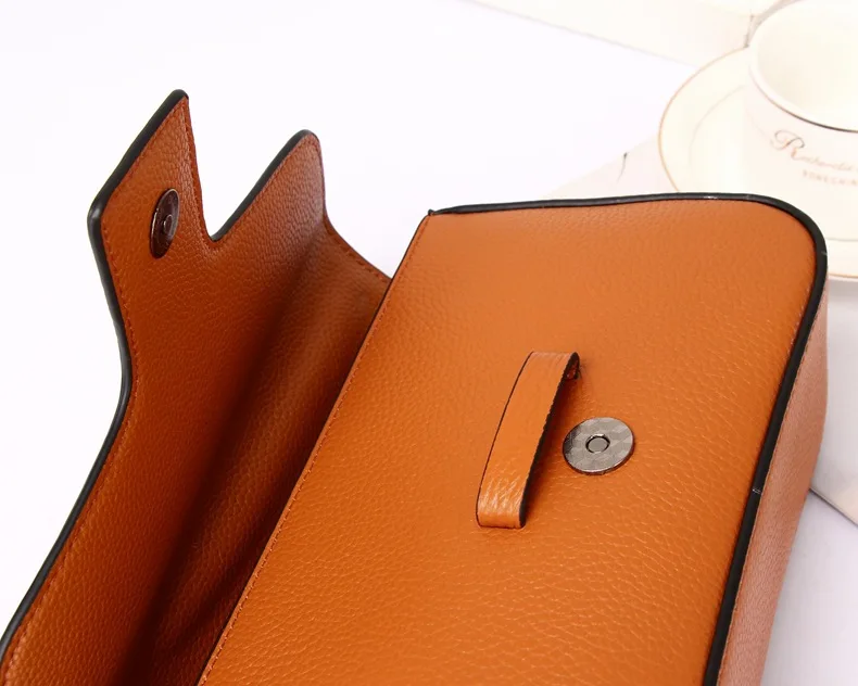 Wholesale rts genuine cowhide leather small handbag for women 2023 new sling shoulder crossbody purse fashion ladies' bag