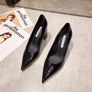 Sandalias de tacón alto sexy con hebilla cuadrada de rinoceronte y punta, de satén de seda con espalda hueca, para mujer, ideales para principios de primavera. - Product Image 6