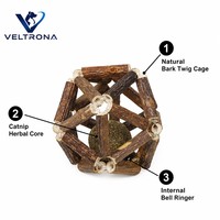 Jouet pour chat en forme de cloche en bois tressé, cage géodésique, avec cœur à base de plantes de catnip naturel et clochette interne, 3 tailles 4,5-7,5 cm