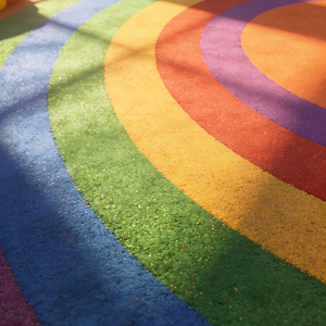 Granulés EPDM colorés pour allées de parcs à thème, sûrs, non toxiques, durables, matériau de surface pour terrains extérieurs d'attractions touristiques - Product Image 2