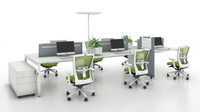 Meubles de bureau, bureau moderne, table de direction, poste de travail informatique, équipe professionnelle modulaire