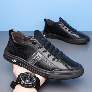 Baskets blanches respirantes perforées à talon bas pour hommes, chaussures décontractées avec semelle extérieure en caoutchouc et semelle intermédiaire en EVA, design tendance, origine Wenzhou - Product Image 2