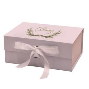 Colore pieno di alta qualità Logo magnetico colorato stampa il giorno degli amanti regalo pieghevole artigianato scatole di carta con nastro - Product Image 1