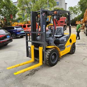 Prêt à être expédié, chariot élévateur diesel d'occasion Komatsu d'origine, 3 tonnes, modèle FD30, mât à 3 sections, hauteur de levage de 4,5 m, en provenance du Japon, à vendre - Product Image 1