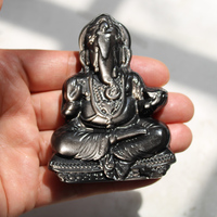 Sculpté à la main 8-9cm obsidienne naturelle cristal plat Ganesh 8-9cm argent doré éclat éléphant dieu ornement pour la décoration de la maison