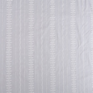 Tissu brodé vintage blanc à fleurs en jersey tissé respirant 100 % coton pour chemisier, robe de soirée et décoration intérieure pour filles et femmes - Product Image 3