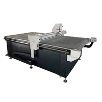 Machine de découpe à couteau oscillant CNC Rongchi 1625 avec deux têtes de coupe 1500x2600mm Haute efficacité pour matériaux multicouches