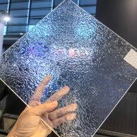 Verre texturé transparent fusionné à chaud, verre à motifs gaufré pour la division d'espaces intérieurs, verre de cloisonnement