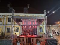 Scène de pole dance portable en alliage d'aluminium avec pieds réglables et construction en contreplaqué