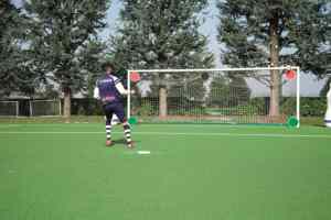 LISKI Objetivo de plástico redondo 42cm-perforado y con elásticos de fijación-Objetivo de fútbol portátil negro Mejorar la tasa de golpes - Product Image 4