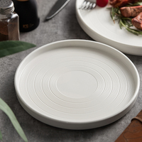 Élégante Assiette Créative en Céramique pour Steak, Vaisselle Minimaliste en Porcelaine Haut de Gamme pour la Grande Cuisine, Assiette en Porcelaine à Usage Commercial